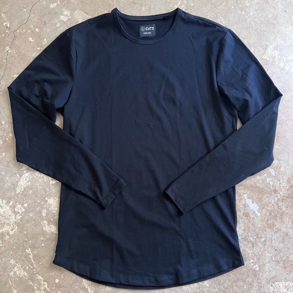 CUTS Clothing AO Long Sleeve Curve-Hem Tee - Mens Small